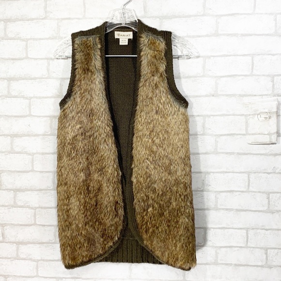 Ariat Jackets & Blazers - Ariat faux fur knit open vest size XS